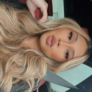 Meet your Posher, Genevieve